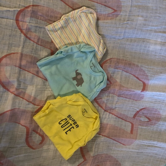 💜 Neutral Carters Onesies - Picture 1 of 4